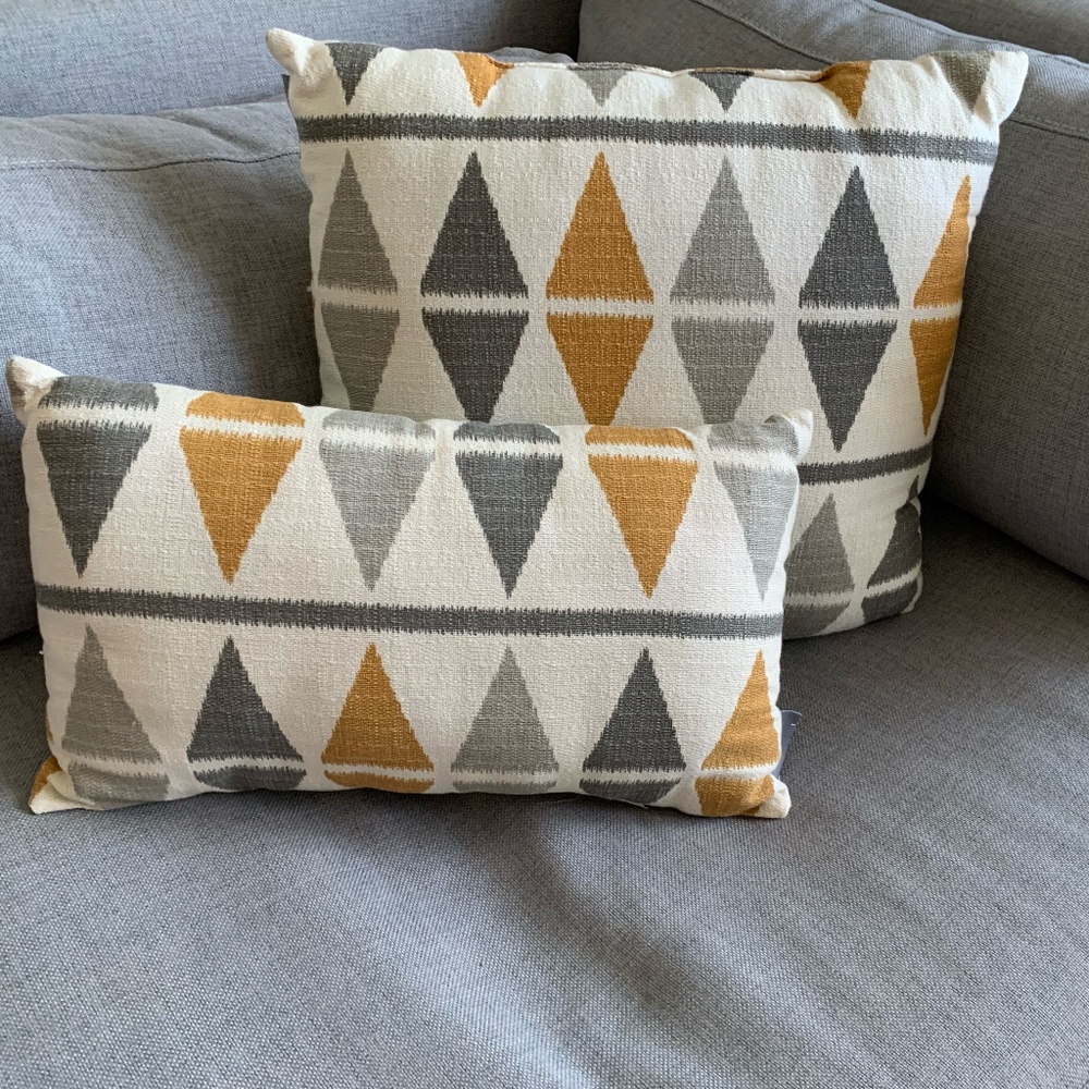 Pillow Set Diamond Argyle  Geometric design